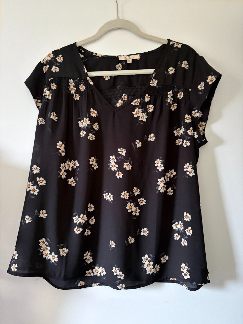 Les Serein XL Black Flowered Blouse - like new condition